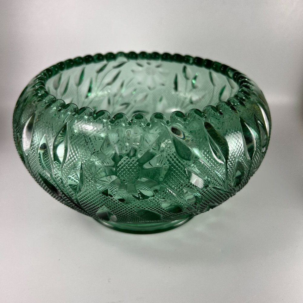 Vtg Fenton Bowl Teal Green Leaf Flower Stippled Pattern Scalloped Sawtooth Edge